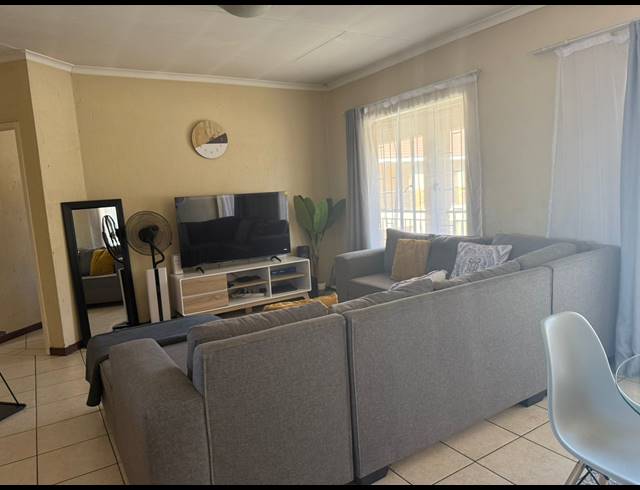 2 BEDROOM APARTMENT FOR SALE IN RUSTENBURG CENTRAL